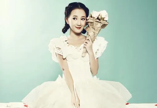 今年春季什么样的妆容最适合新娘