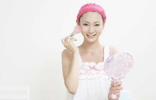 正确使用粉底 还你完美迷人肌肤