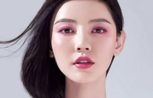 最具人气的桃花妆画法