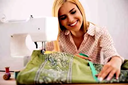 清新感大地色系眼妆教程 淡妆眼影颜色搭配