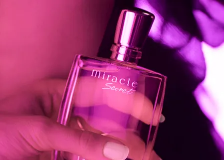 兰蔻奇迹蜜语香水喷出来是什么味道​ 兰蔻奇迹密语香