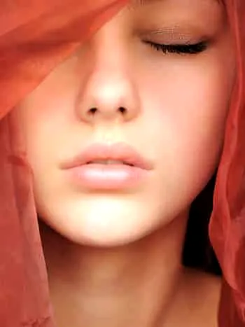 怎么样粘贴假睫毛的详细教程 完美眼妆全靠它