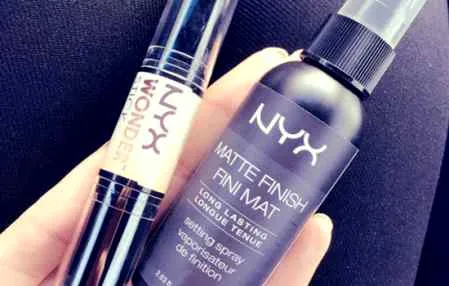 定妆喷雾要卸妆吗_不化妆可以用定妆喷雾吗