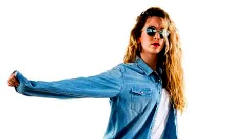 初学化妆如何画微笑眼妆教程