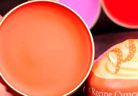 胭脂粉和腮红膏哪个更好上色 ​胭脂粉和腮红膏有什么