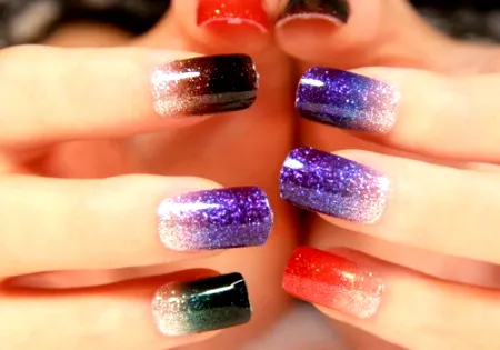 渐变指甲怎么配色 ​手指粗适合做什么美甲