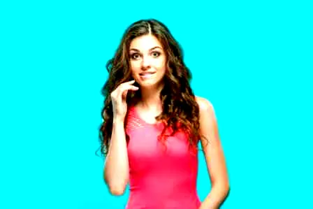 彩妆趋势：秀台流行粉红唇 要你娇艳一整夏