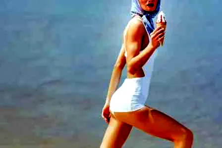 手把手教你化粉色淡妆的步骤 打造甜美清新萌妆