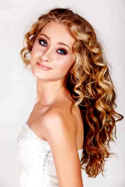 盘点：网络红人HOLD住姐谢依霖雷人妆容