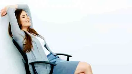 金泰妍化烟熏眼妆 清纯女孩也性感