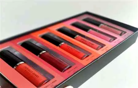 完美日记丝绒唇釉都带细闪吗