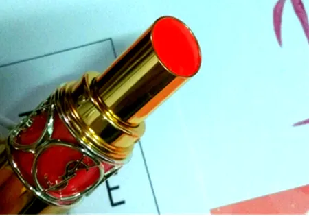 ysl圆管shine14是滋润质地的么​ ysl圆管shine14会掉