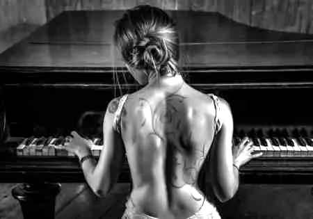 最快瘦脸方法：打造巴掌小脸化妆技巧大全