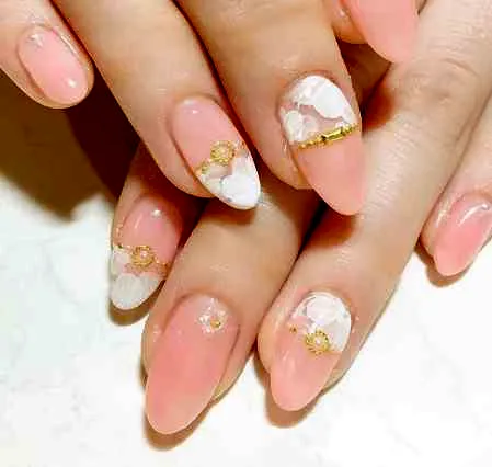 新娘水钻美甲图片 美甲水钻怎么不掉呢