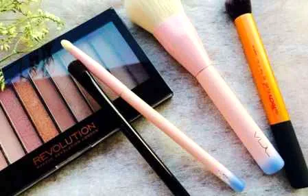 唇刷可以当眼影刷用吗 你需要注意这几个问题