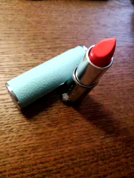 纪梵希薄荷绿小羊皮哪个国家最早上市