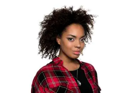 幽蓝雅意摩登仲夏彩妆用品 凯蒂演绎BOBBI BROWN2013夏