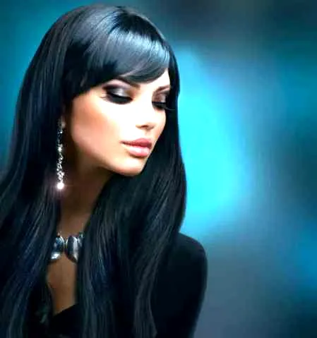 日系减龄大眼萌妹妆容 粉嫩甜美动人娇俏一夏