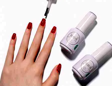 美甲底胶的作用是什么