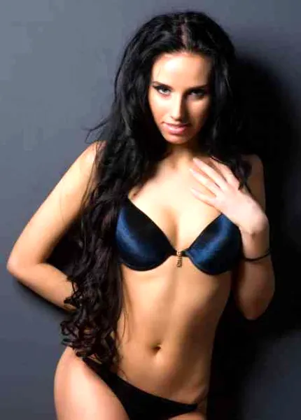 《美人无泪》袁珊珊蔡少芬造型 清代妆容偏爱玫红色