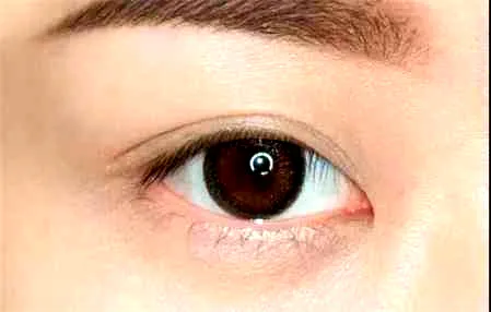 单眼皮怎么画眼线 双眼皮跟单眼皮眼影化法大不同