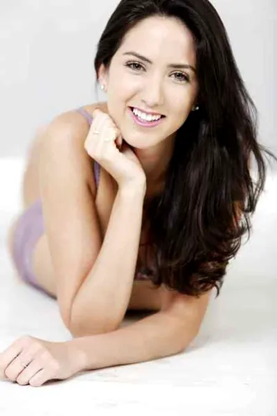 非诚勿扰13号女嘉宾赵瑞雪妆容 甜美气质女小高圆圆牵