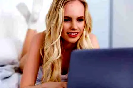 五分钟教懒美眉化妆步骤 分享无暇大眼裸妆简单教程