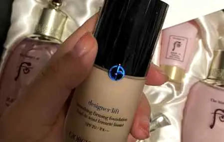 阿玛尼粉底液掉地上摔坏了怎么办_粉底液摔碎了如何补