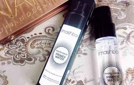 定妆喷雾为什么使用前要摇匀呢_定妆喷雾真的可以定妆