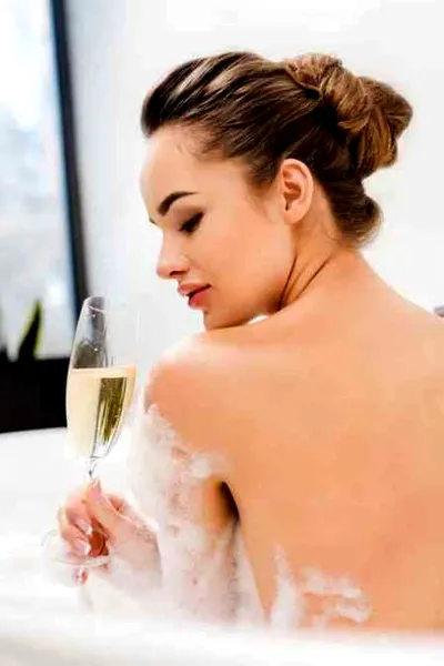 范冰冰妩媚红唇妆 演绎气质女神范儿