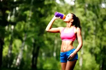 年末英伦宫廷妆教程 新年华丽丽美过