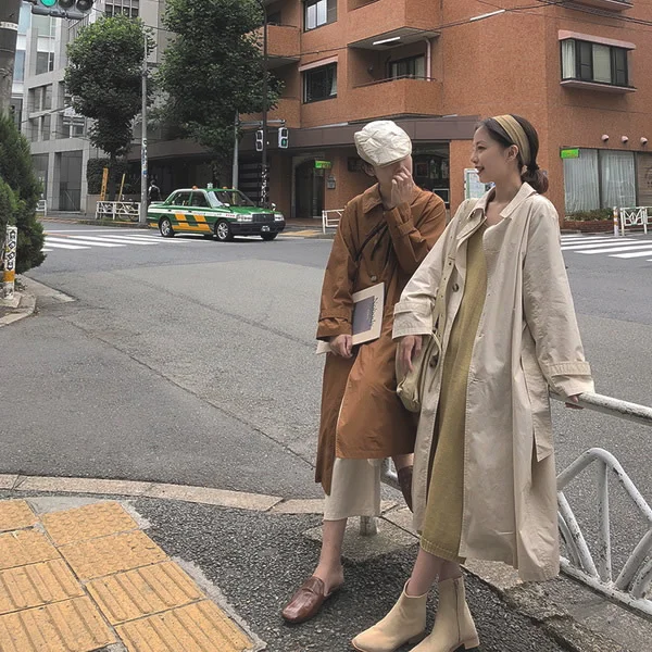 初秋流行搭配，你需要一件风衣来吸睛