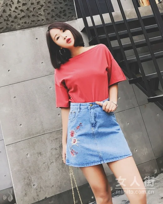 性感一字肩穿搭今夏超火,轻松变女神