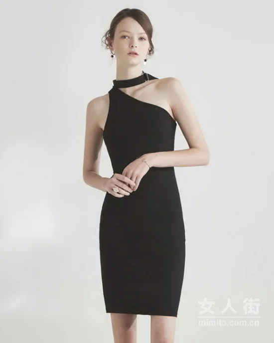 修身显型的穿扮，“露肩”装美如画！