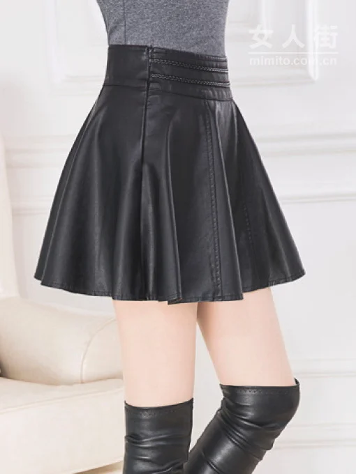 我想说的是身材不够,皮裙来凑!