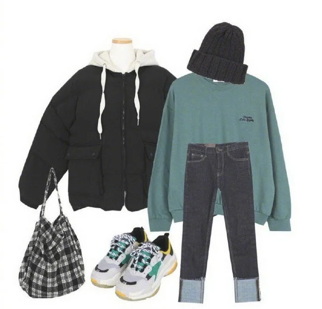 一衣多搭:黑色短款羽绒服的9种搭配