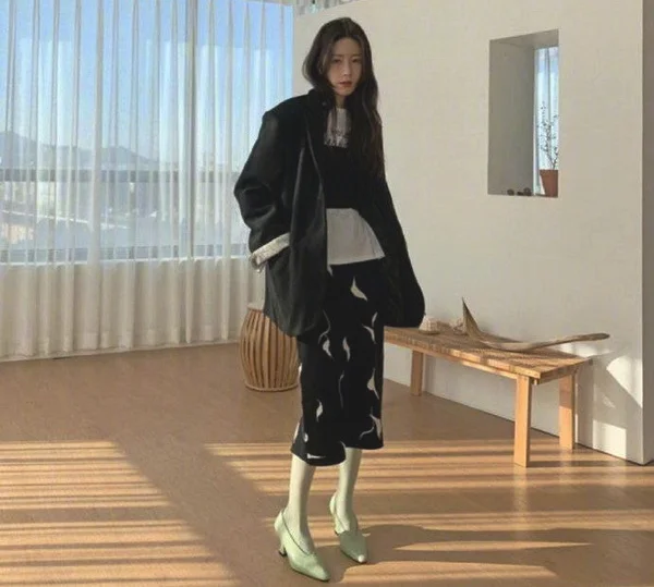 2022初春女生必备的独特色彩穿搭