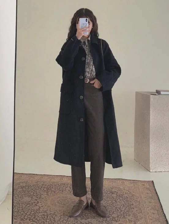 新年穿搭日记,一件黑色大衣的9种搭配示范