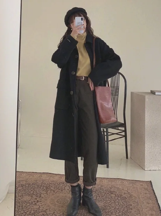 新年穿搭日记,一件黑色大衣的9种搭配示范