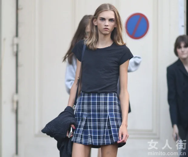 优雅格纹装穿搭 承包你的夏日时髦