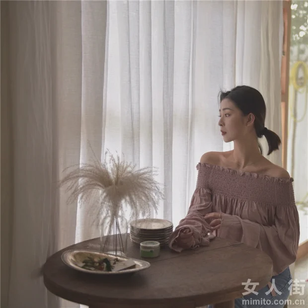 喇叭袖衬衫，让你夏日里更加迷人