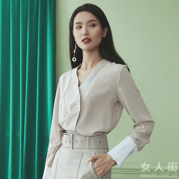 喇叭袖衬衫，让你夏日里更加迷人