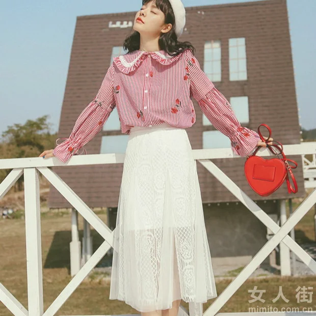 喇叭袖衬衫，让你夏日里更加迷人