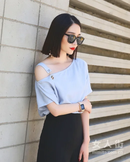 性感一字肩穿搭今夏超火,轻松变女神