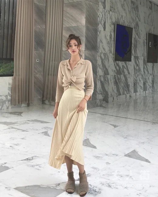 呢大衣+半身裙,秋冬凹造型这么穿!