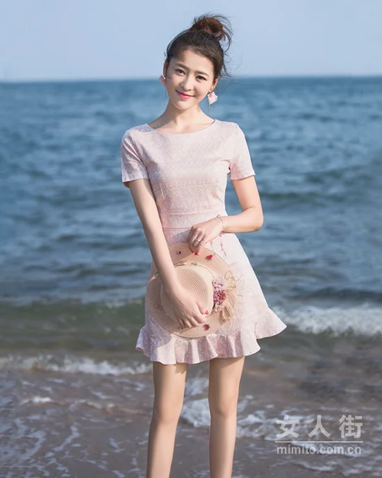 12件连衣裙大PK，用美丽度过酷夏