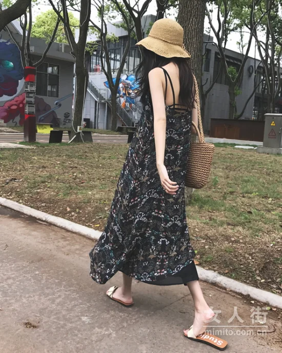 穿着连衣裙，看遍全世界的日升日落