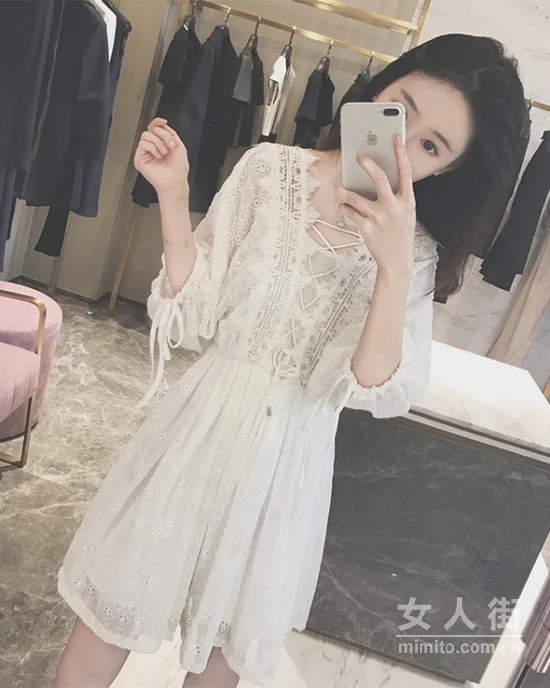 梦幻蕾丝裙，让你秒变会撩人的小妖精！