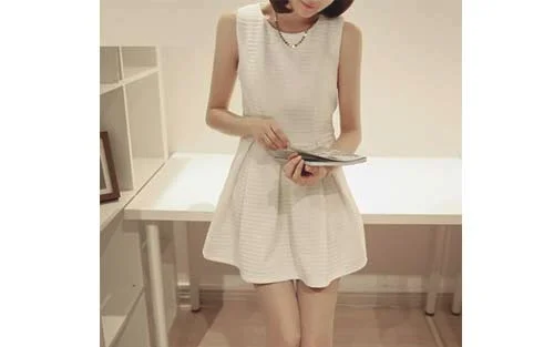 肩宽的女生穿什么裙子_肩宽胯大的女生应该怎样穿搭