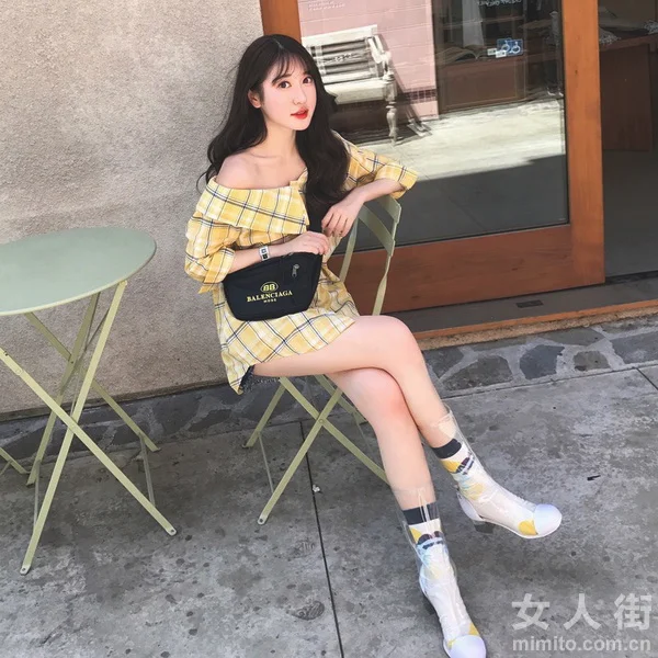 你想要的优雅范，六月小姐姐美丽搭配